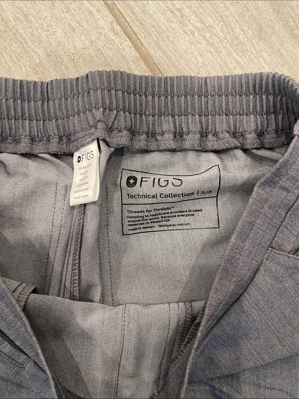 Figs Graphite Yola Scrub Pants with Teal Drawstring - Picture 3 of 4